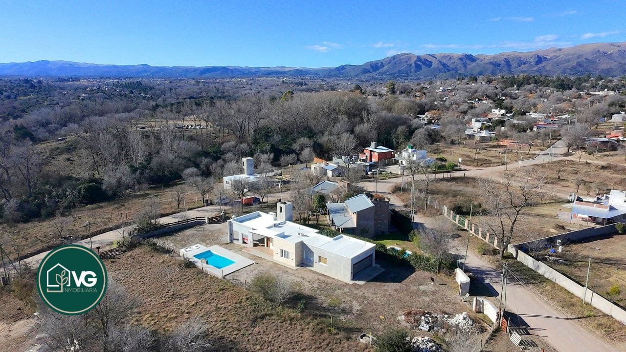 Casa con pileta en El Portecelo, Villa Giardino ¡¡¡REBAJADA!!!