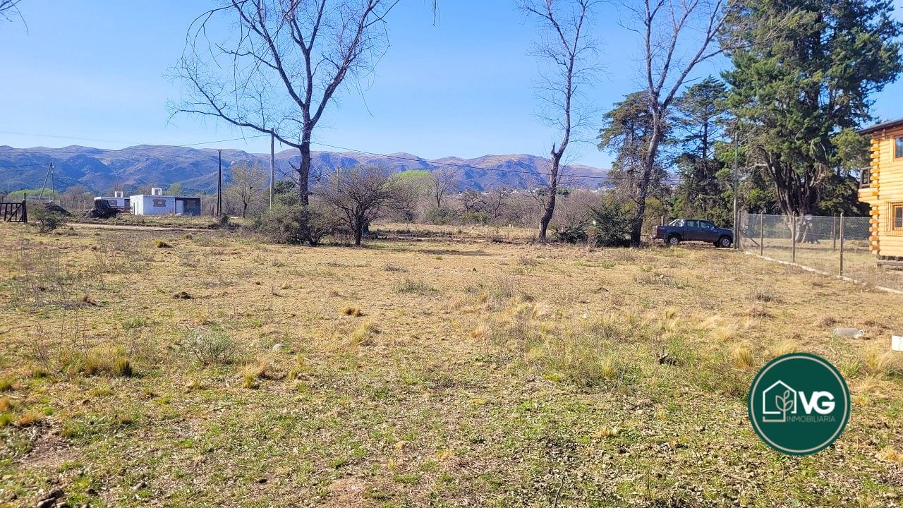 Terreno llano de 1100 m2 en Villa Gloria, Villa Giardino, Córdoba